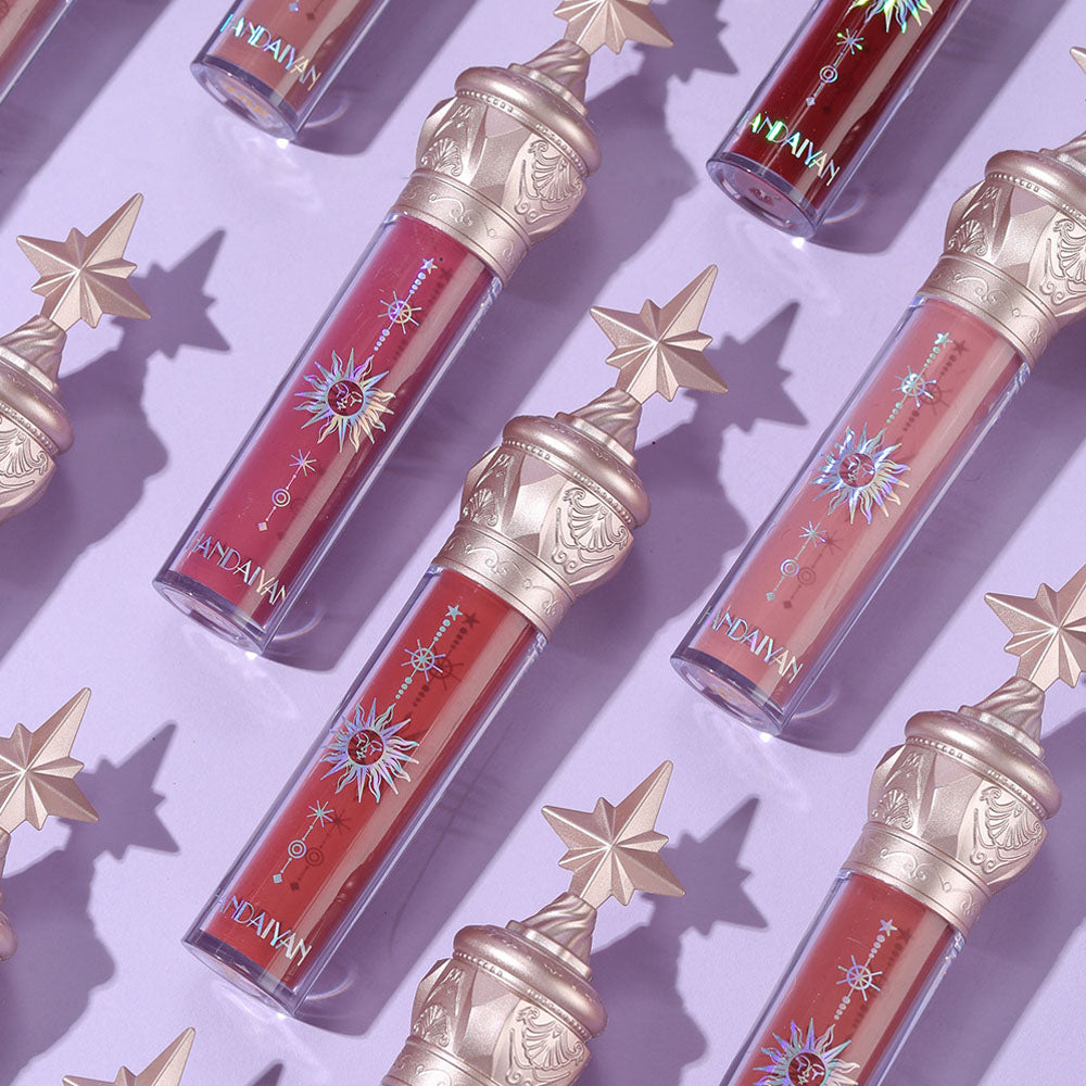The Queen Moisture Glossy Liquid Lipstick